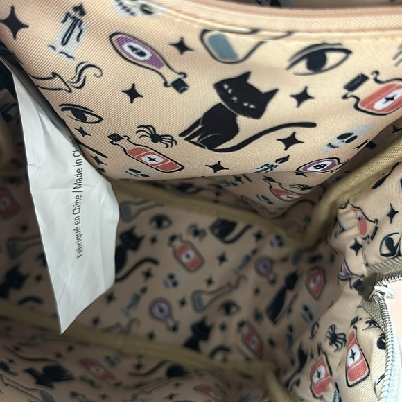 Hocus Pocus Loungefly Set Backpack & Wallet - Picture 4 of 7
